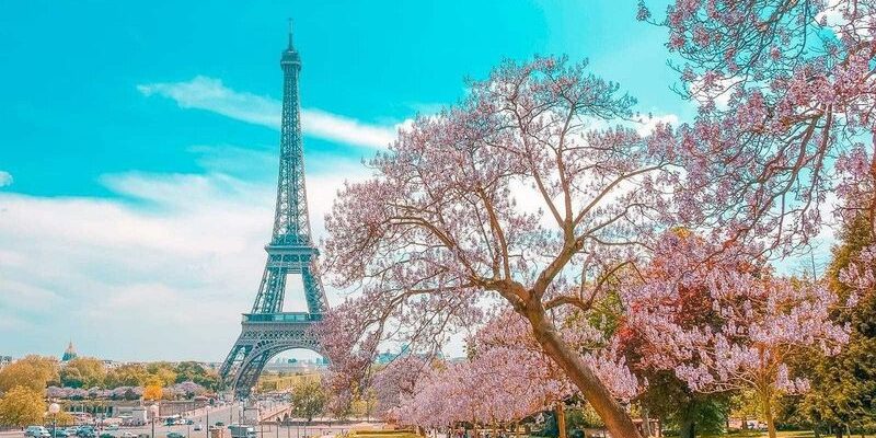 Paris vào mùa xuân