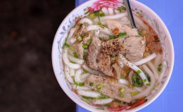 Bánh canh bột gạo cô Lầu - Món ăn sáng đặc sản của Quy Nhơn