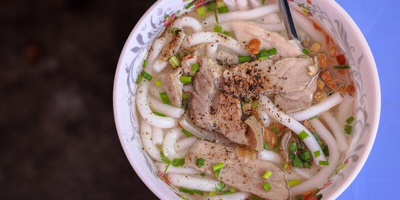 Bánh canh bột gạo cô Lầu - Món ăn sáng đặc sản của Quy Nhơn